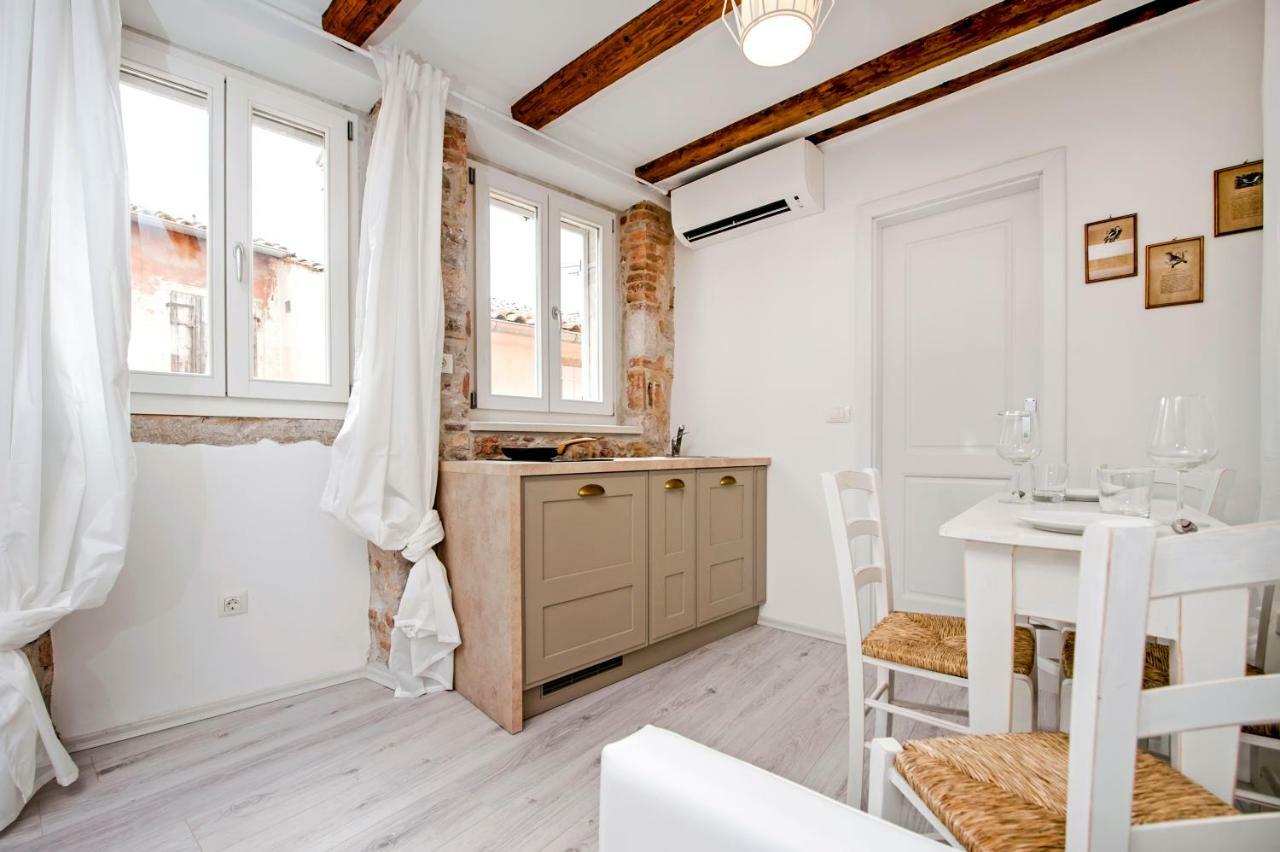 Apartment And Studio Ca' 3 Vie Rovinj Exterior foto