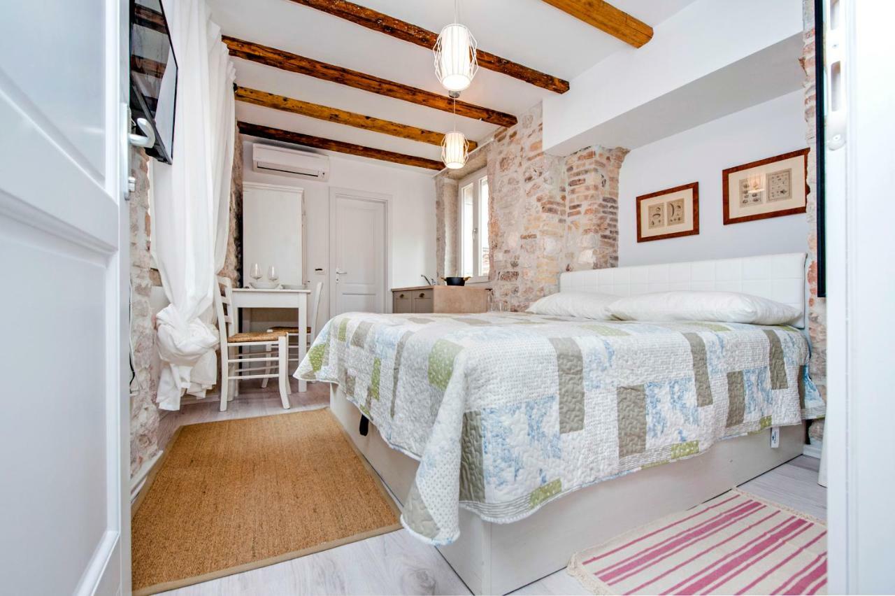 Apartment And Studio Ca' 3 Vie Rovinj Exterior foto