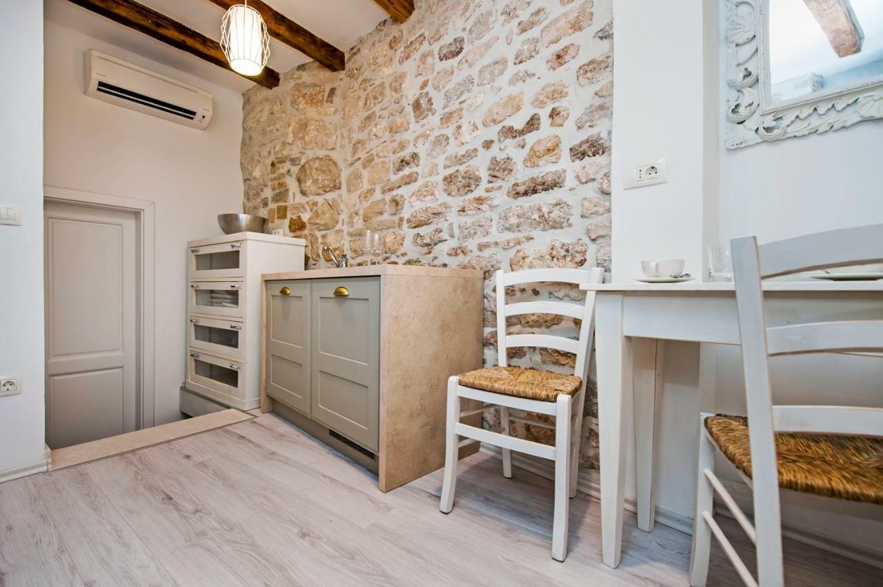 Apartment And Studio Ca' 3 Vie Rovinj Exterior foto