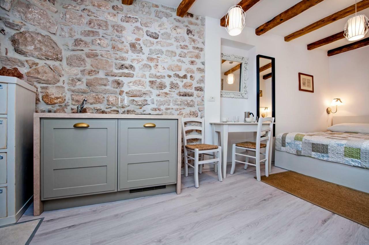 Apartment And Studio Ca' 3 Vie Rovinj Exterior foto